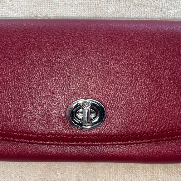 Coach Envelope Turnlock Wallet - Picture 1 of 12